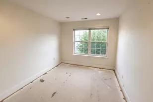 810 Firethorn Dr, Union Township, NJ 07083 - Photo 12