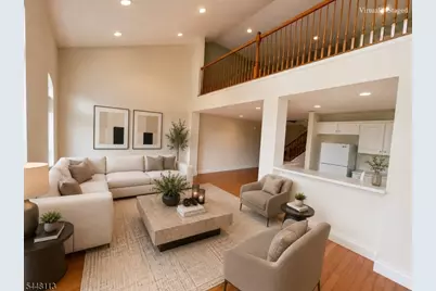 810 Firethorn Dr #E2, Union Township, NJ 07083 - Photo 2