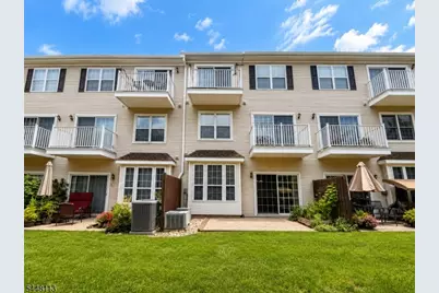 810 Firethorn Dr #E2, Union Township, NJ 07083 - Photo 22