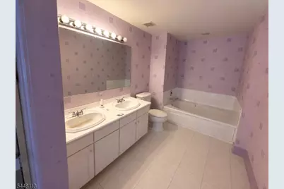 810 Firethorn Dr #E2, Union Township, NJ 07083 - Photo 16