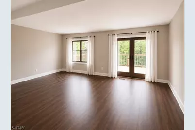 5006 N Oaks Blvd, North Brunswick Township, NJ 08902 - Photo 10