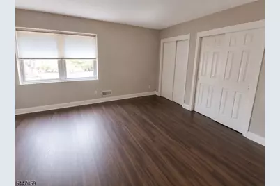 5006 N Oaks Blvd, North Brunswick Township, NJ 08902 - Photo 12