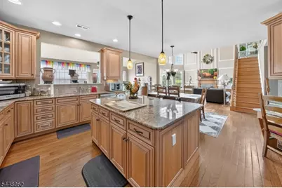 50 Albert Dr, Union Township, NJ 08809 - Photo 10
