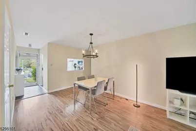 115 Wycombe Pl, Franklin Township, NJ 08873 - Photo 4