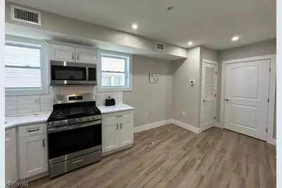 250 Snyder St #8, Orange, NJ 07050 - Photo 2