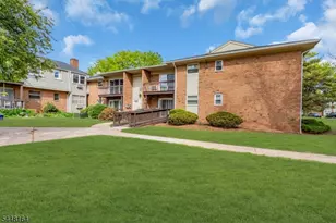 527 Andria Ave, Hillsborough Township, NJ 08844 - Photo 2