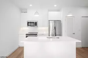 25 Freeway Dr, East Orange, NJ 07018 - Photo 8