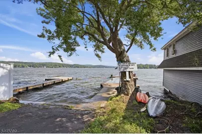 110 Maxim Dr, Hopatcong, NJ 07843 - Photo 8