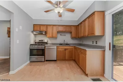 111 Sequoia Ct, Raritan Township, NJ 08822 - Photo 10