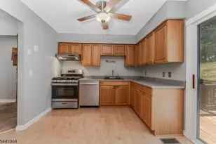 111 Sequoia Ct, Raritan Township, NJ 08822 - Photo 10