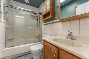 111 Sequoia Ct, Raritan Township, NJ 08822 - Photo 18