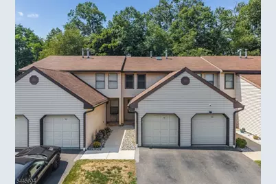 111 Sequoia Ct, Raritan Township, NJ 08822 - Photo 2