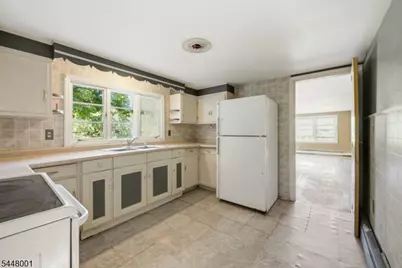 15 Roosevelt Ave, Washington Township, NJ 07865 - Photo 8