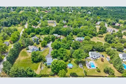 9 Mills Ct, Raritan Township, NJ 08822 - Photo 1