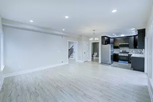 8 Travers Ave, Edison Twp., NJ 08817 - Photo 4