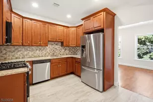234 Lt Glenn Zamorski Dr, Elizabeth, NJ 07206 - Photo 14