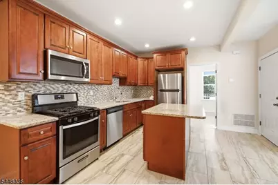 234 Lt Glenn Zamorski Dr, Elizabeth, NJ 07206 - Photo 4