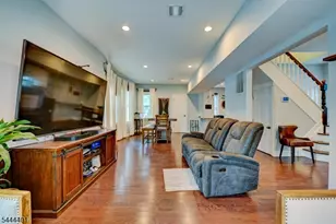 135 Sanford St, East Orange, NJ 07018 - Photo 14