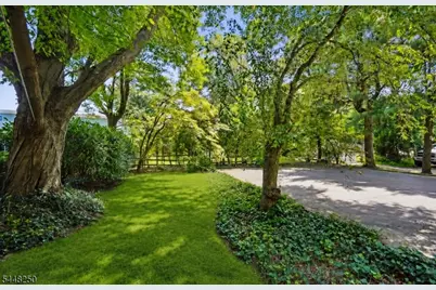 28 Franklin Pl, Summit, NJ 07901 - Photo 6