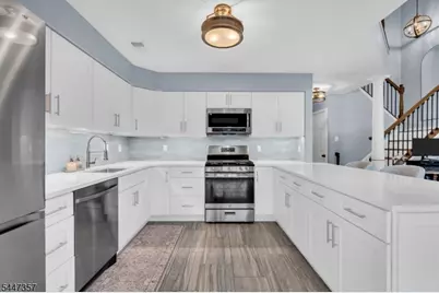 804 Well Sweep Rd #804, Readington, NJ 08889 - Photo 2