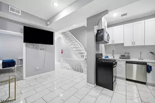 153 Danforth Ave, Jersey City, NJ 07305 - Photo 20