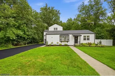 14 Big Piece Rd, Fairfield, NJ 07004 - Photo 2