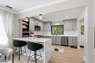 14 Big Piece Rd, Fairfield, NJ 07004 - Photo 8