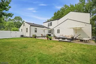 14 Big Piece Rd, Fairfield, NJ 07004 - Photo 30