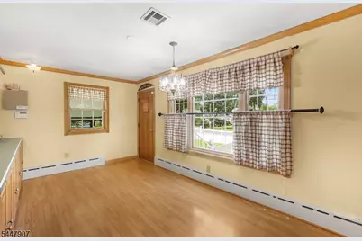 54 Canterbury Dr, Clark Township, NJ 07066 - Photo 8