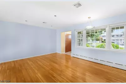 54 Canterbury Dr, Clark Township, NJ 07066 - Photo 12