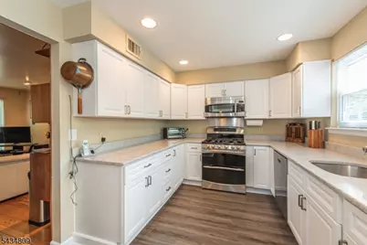 1 Birdseye Cir, Wayne, NJ 07470 - Photo 4
