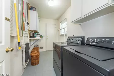1 Birdseye Cir, Wayne, NJ 07470 - Photo 20