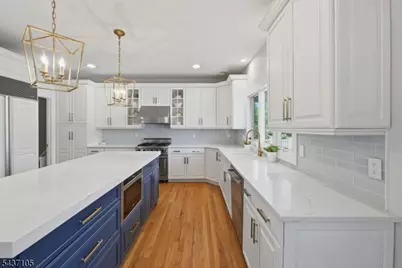 13 Hunters Trl, Chester, NJ 07930 - Photo 10