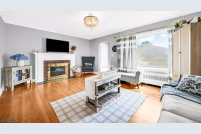 366 Minute Arms Rd, Union Township, NJ 07083 - Photo 4