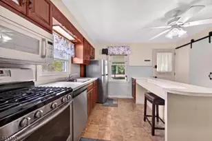319 Center St, Phillipsburg, NJ 08865 - Photo 4