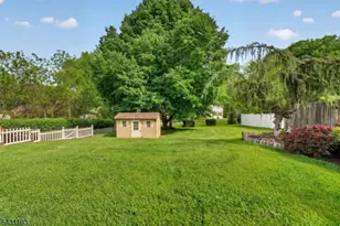 321 Center St, Phillipsburg, NJ 08865 - Photo 2
