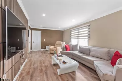 16 Adrian St, Pompton Lakes, NJ 07442 - Photo 10