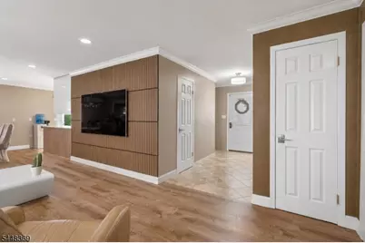 16 Adrian St, Pompton Lakes, NJ 07442 - Photo 8