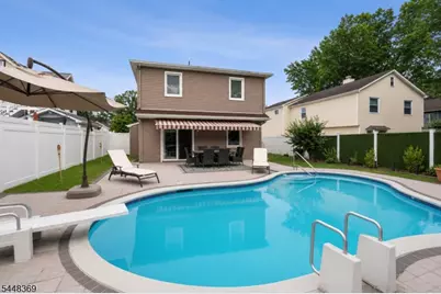 16 Adrian St, Pompton Lakes, NJ 07442 - Photo 4
