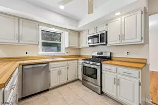 44 Leonhard Dr, Haledon, NJ 07508 - Photo 12