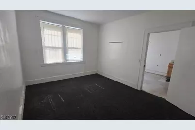 246 Lakeview Ave, Clifton, NJ 07011 - Photo 8
