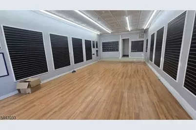 246 Lakeview Ave, Clifton, NJ 07011 - Photo 2
