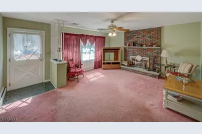 319 Marion Pl, Manville, NJ 08835 - Photo 4