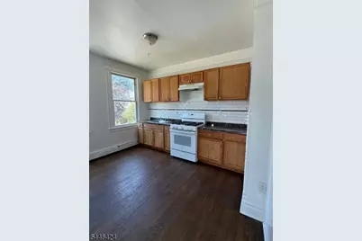 410 Chadwick Ave, Newark, NJ 07112 - Photo 2