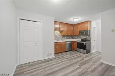 52 Burlington Ct #52, Hamburg, NJ 07419 - Photo 24