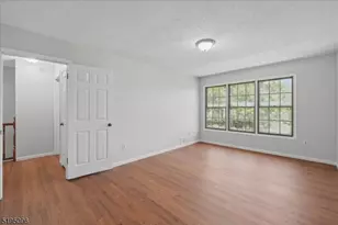 52 Burlington Ct, Hamburg, NJ 07419 - Photo 14