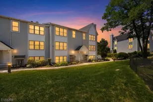 52 Burlington Ct, Hamburg, NJ 07419 - Photo 2