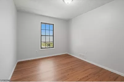 52 Burlington Ct #52, Hamburg, NJ 07419 - Photo 18