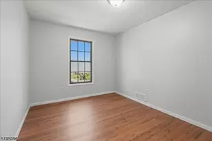 52 Burlington Ct, Hamburg, NJ 07419 - Photo 18