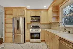 10 Cedar St, Bridgewater, NJ 08807 - Photo 4